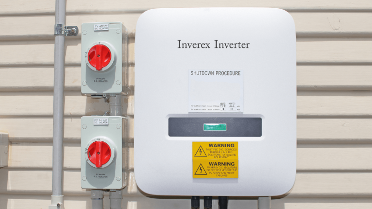 Inverex Inverter 3.2 kw: Efficient Power Conversion Solution